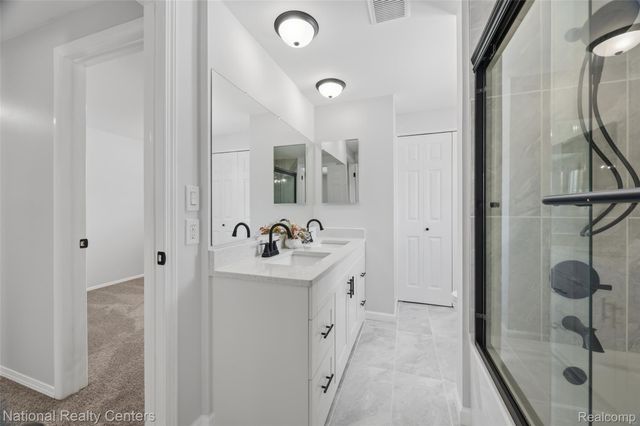 1806 Treadwell Street, Westland, MI 48186