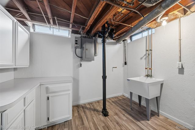 1806 Treadwell Street, Westland, MI 48186