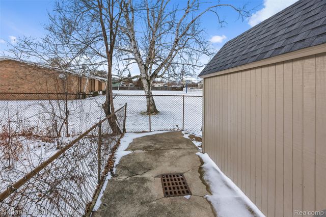 1806 Treadwell Street, Westland, MI 48186