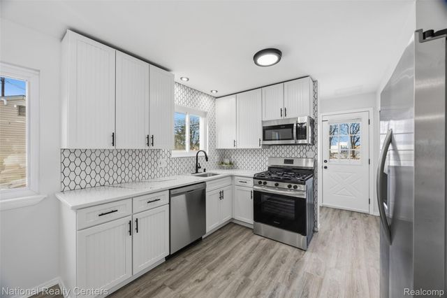 1806 Treadwell Street, Westland, MI 48186