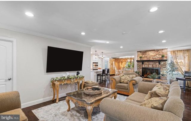 11611 VALE RD, Oakton, VA 22124