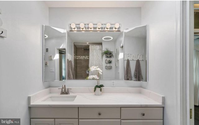 11611 VALE RD, Oakton, VA 22124