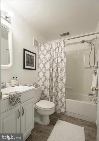 11611 VALE RD, Oakton, VA 22124