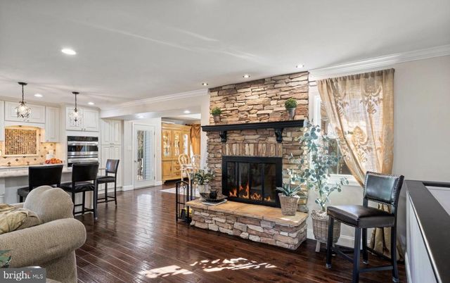 11611 VALE RD, Oakton, VA 22124