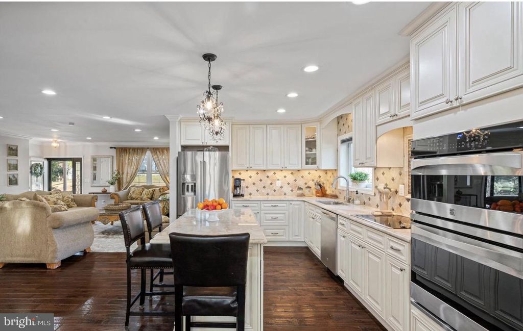 11611 VALE RD, Oakton, VA 22124