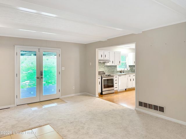 8319 Arnoldtown Rd, Louisville, KY 40214