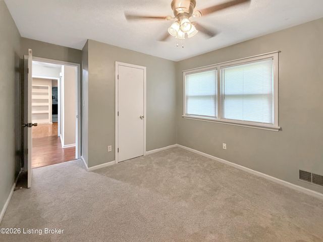 8319 Arnoldtown Rd, Louisville, KY 40214