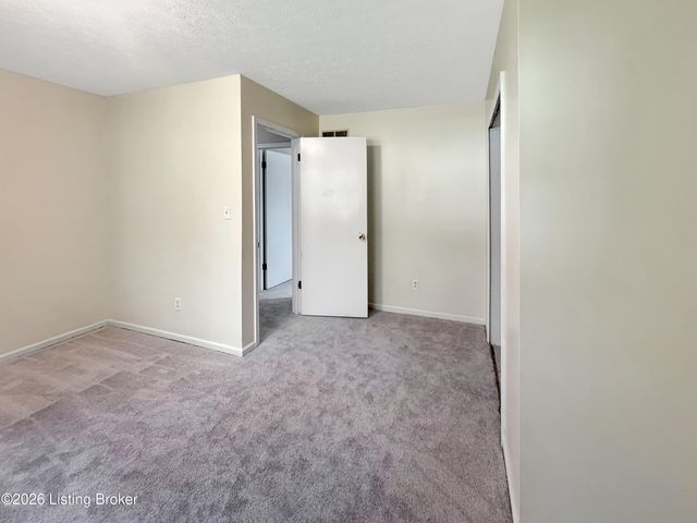 8319 Arnoldtown Rd, Louisville, KY 40214