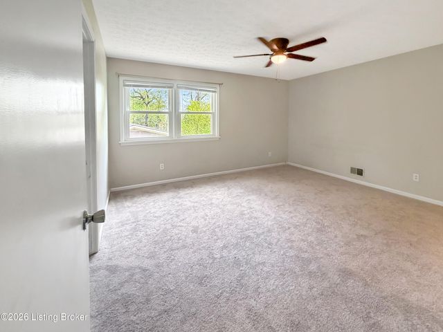 8319 Arnoldtown Rd, Louisville, KY 40214