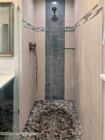 8319 Arnoldtown Rd, Louisville, KY 40214