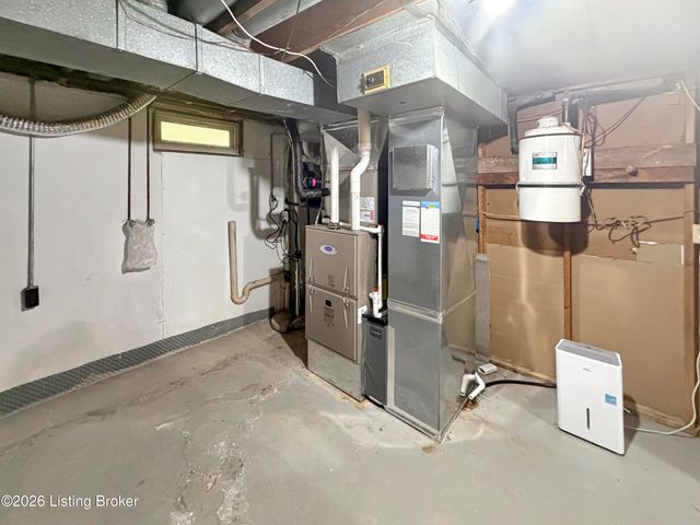 8319 Arnoldtown Rd, Louisville, KY 40214