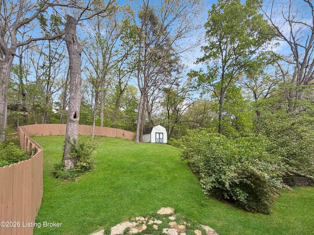 8319 Arnoldtown Rd, Louisville, KY 40214