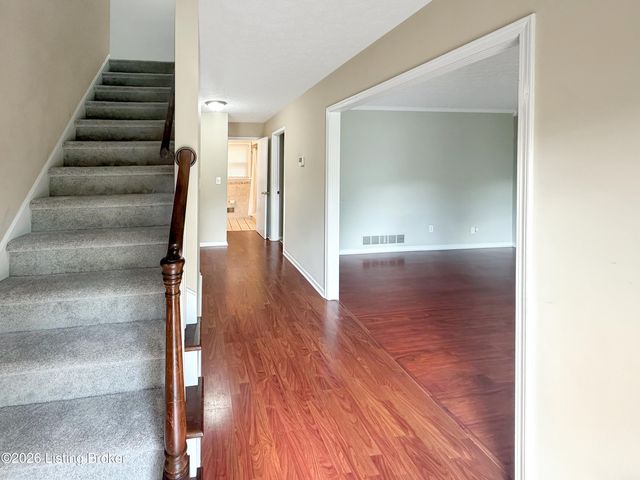 8319 Arnoldtown Rd, Louisville, KY 40214