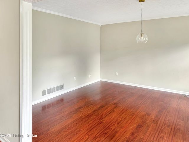 8319 Arnoldtown Rd, Louisville, KY 40214