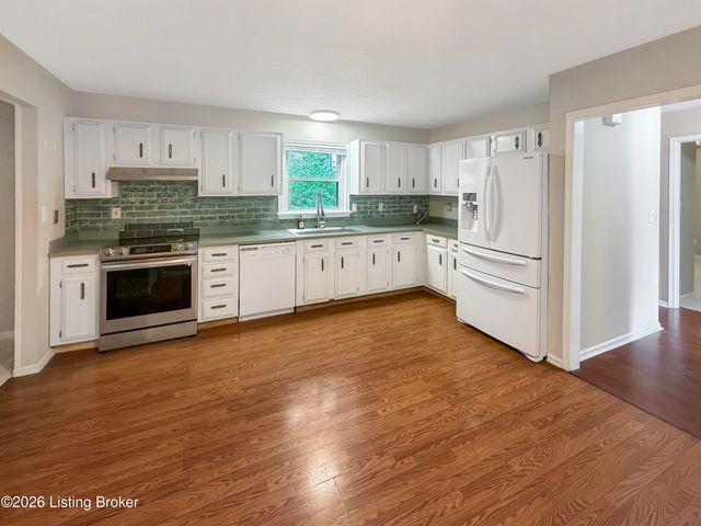 8319 Arnoldtown Rd, Louisville, KY 40214