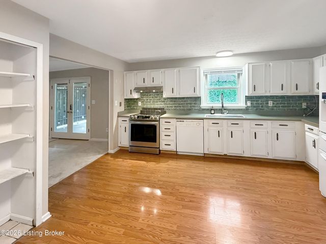 8319 Arnoldtown Rd, Louisville, KY 40214