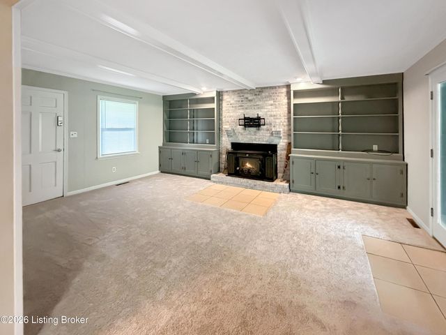 8319 Arnoldtown Rd, Louisville, KY 40214