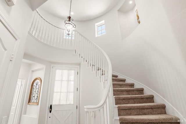 23 Greenham Ct, Novato, CA 94949