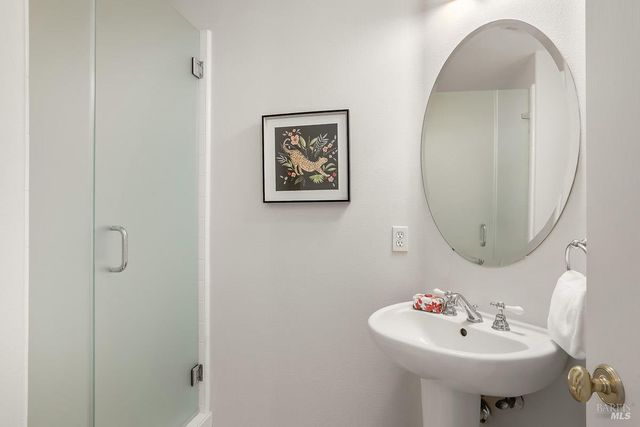 23 Greenham Ct, Novato, CA 94949