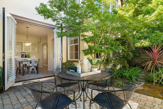 23 Greenham Ct, Novato, CA 94949