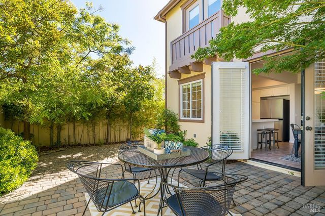 23 Greenham Ct, Novato, CA 94949