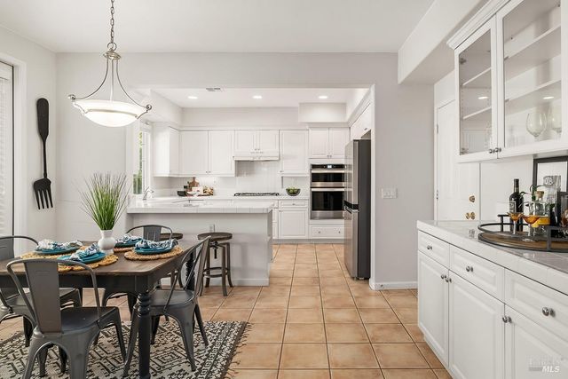 23 Greenham Ct, Novato, CA 94949