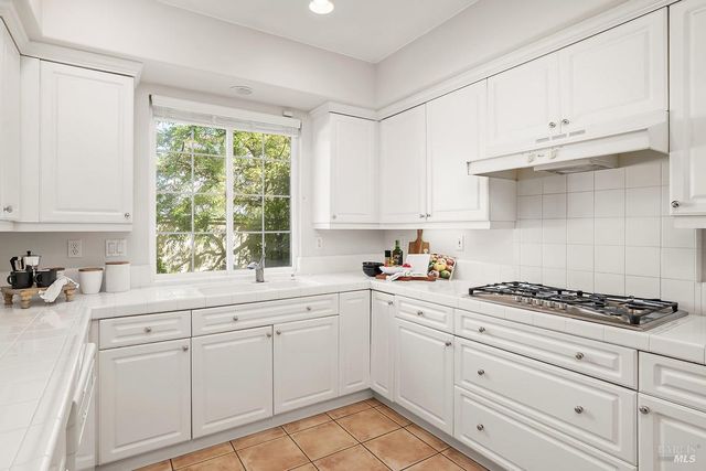 23 Greenham Ct, Novato, CA 94949