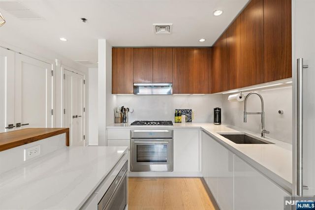 1000 Maxwell Lane PH12G, Hoboken, NJ 07030