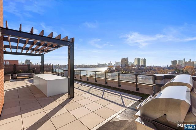 1000 Maxwell Lane PH12G, Hoboken, NJ 07030