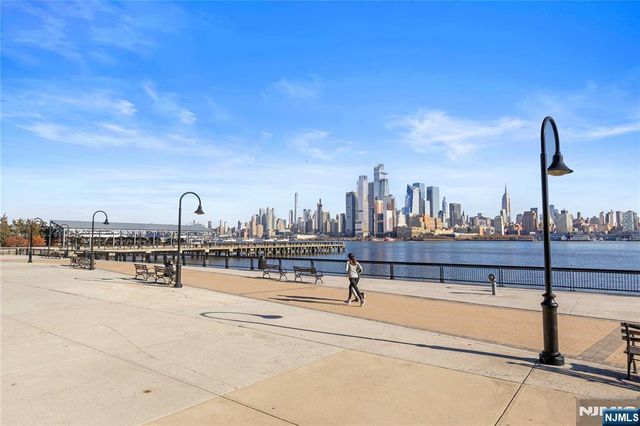 1000 Maxwell Lane PH12G, Hoboken, NJ 07030