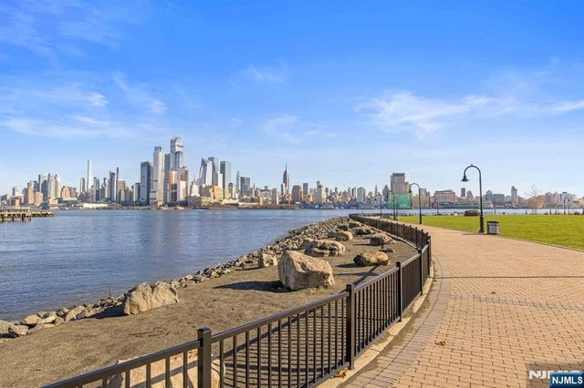1000 Maxwell Lane PH12G, Hoboken, NJ 07030