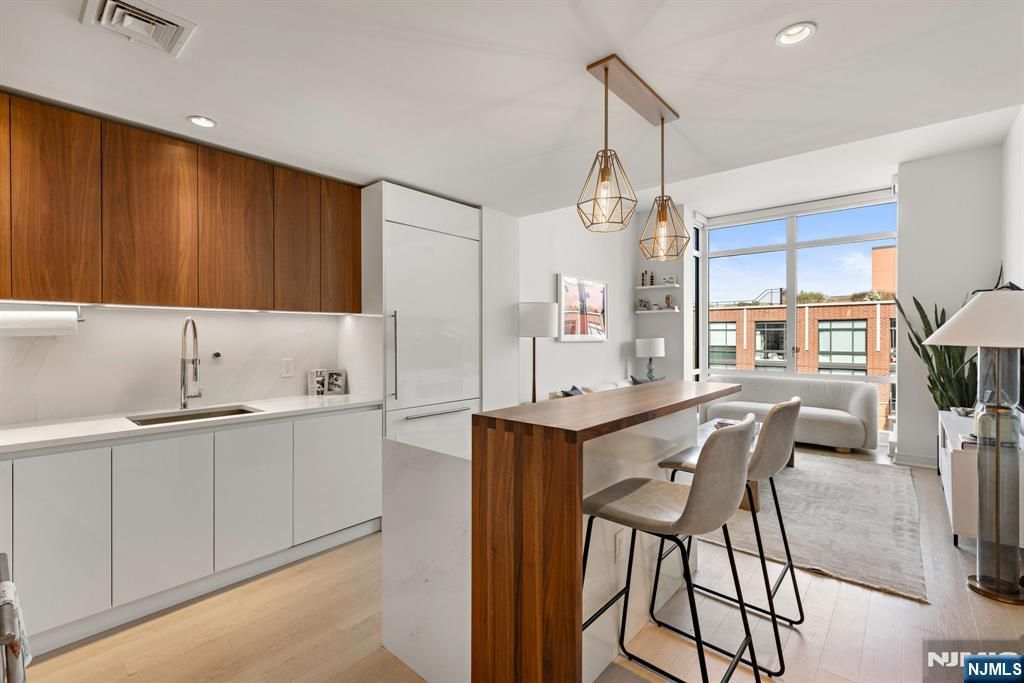 1000 Maxwell Lane PH12G, Hoboken, NJ 07030