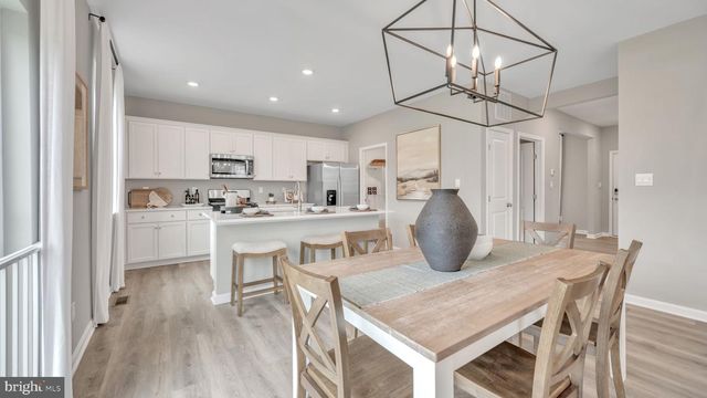 216 LINDSEY DR, Columbia, PA 17512
