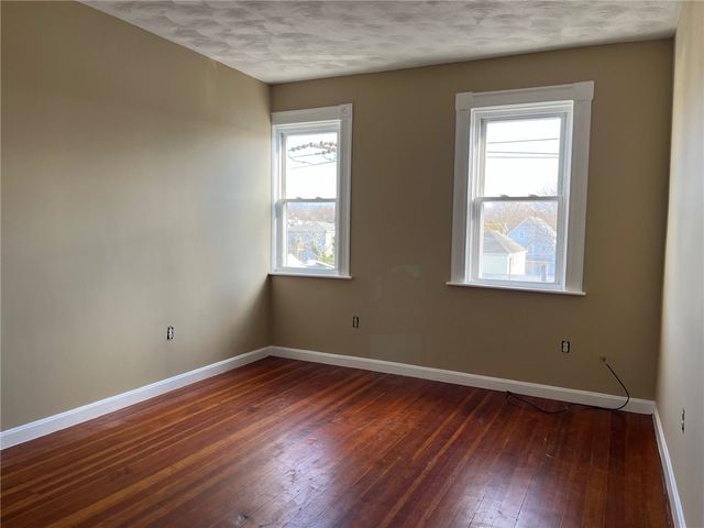 5 Ryan Avenue 3, Bristol, RI 02809