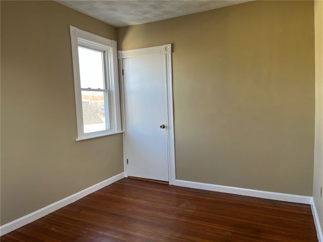 5 Ryan Avenue 3, Bristol, RI 02809