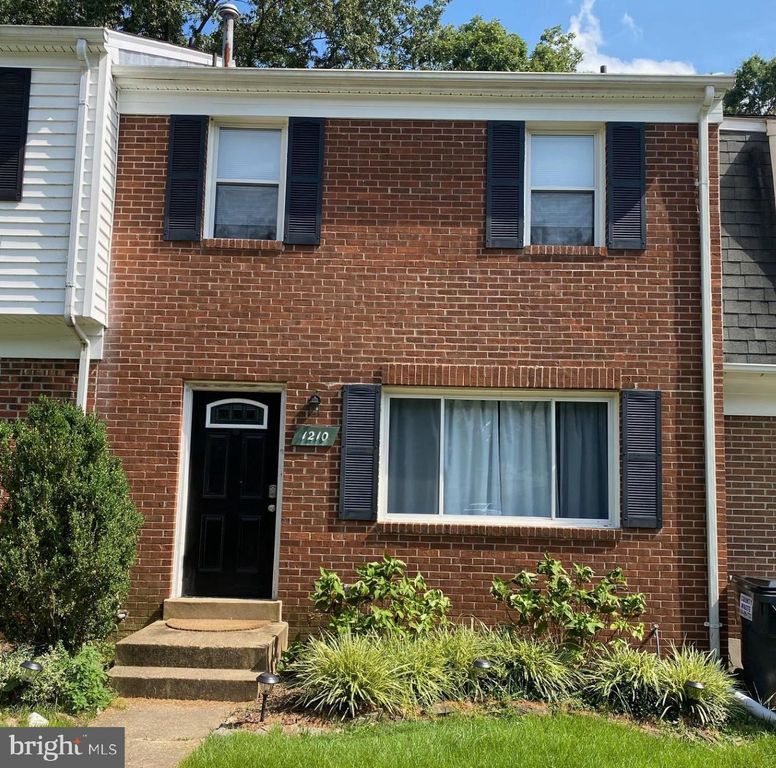 1210 THOMAS JEFFERSON PL, Fredericksburg, VA 22405