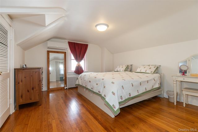 1067 Theodora Street, Franklin Square, NY 11010