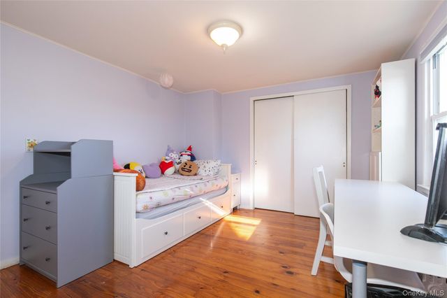 1067 Theodora Street, Franklin Square, NY 11010