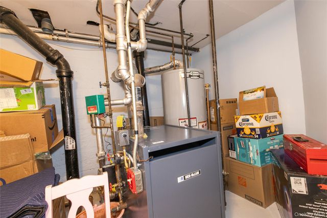 1067 Theodora Street, Franklin Square, NY 11010