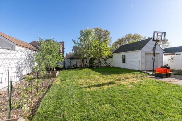 1067 Theodora Street, Franklin Square, NY 11010