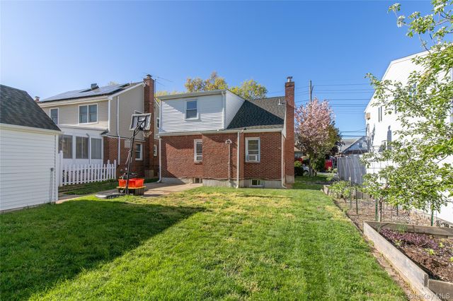 1067 Theodora Street, Franklin Square, NY 11010