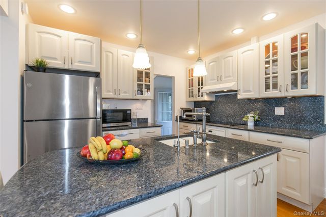 1067 Theodora Street, Franklin Square, NY 11010