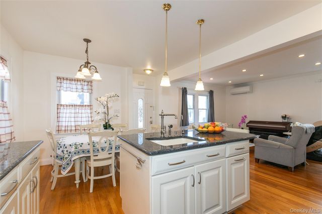 1067 Theodora Street, Franklin Square, NY 11010