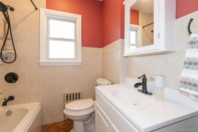 1067 Theodora Street, Franklin Square, NY 11010