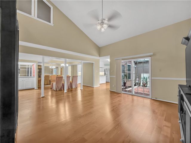 9 Rock Creek Dr 9, Corpus Christi, TX 78412
