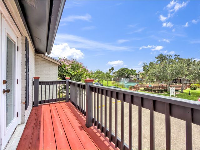 9 Rock Creek Dr 9, Corpus Christi, TX 78412