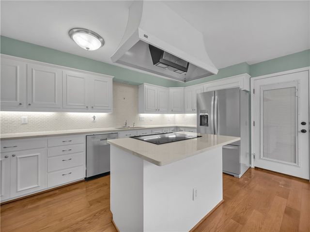 9 Rock Creek Dr 9, Corpus Christi, TX 78412