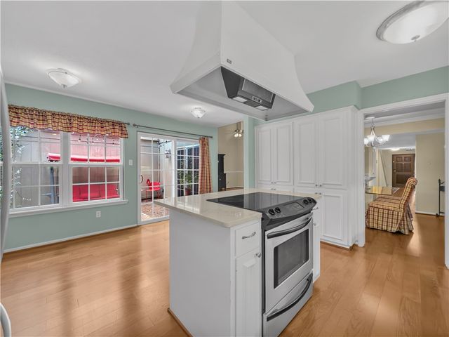 9 Rock Creek Dr 9, Corpus Christi, TX 78412