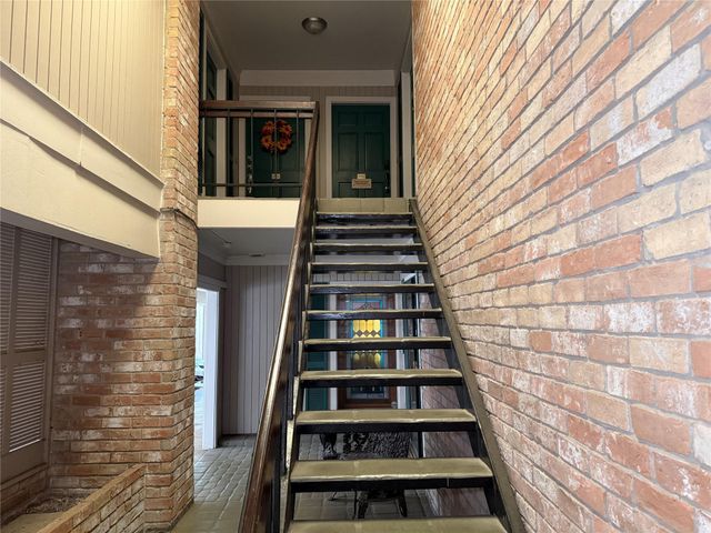 2224 S Piney Point Road 223, Houston, TX 77063