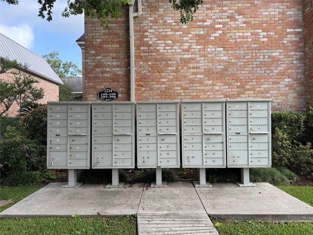 2224 S Piney Point Road 223, Houston, TX 77063
